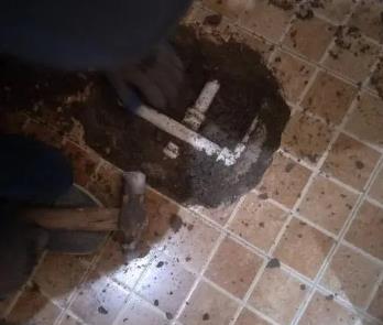 马龙卫生间漏水维修公司为您分享下卫生间渗水如何处理及注意事项