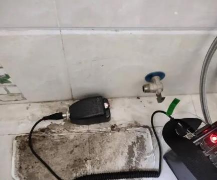 马龙屋顶漏水维修公司分享下卫生间漏水的危害及解决方法